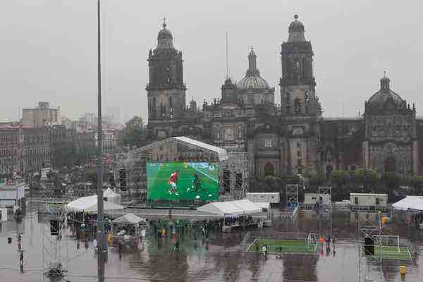 Mexicanos siguen el Mundial al estilo ruso