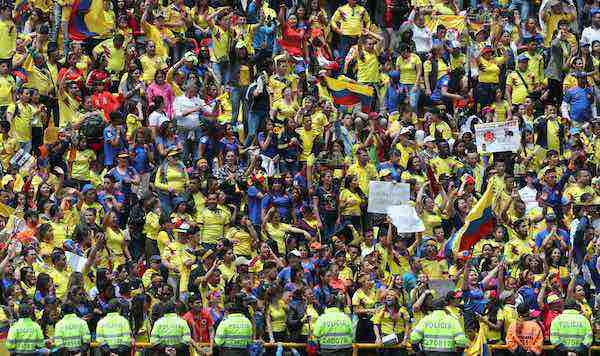 Colombia recibe a su seleccion mundialista en el estadio El Campín de Bogotá