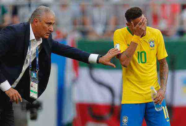 Tite: "Que dejen en paz a Neymar, solo tiene que jugar al fútbol"