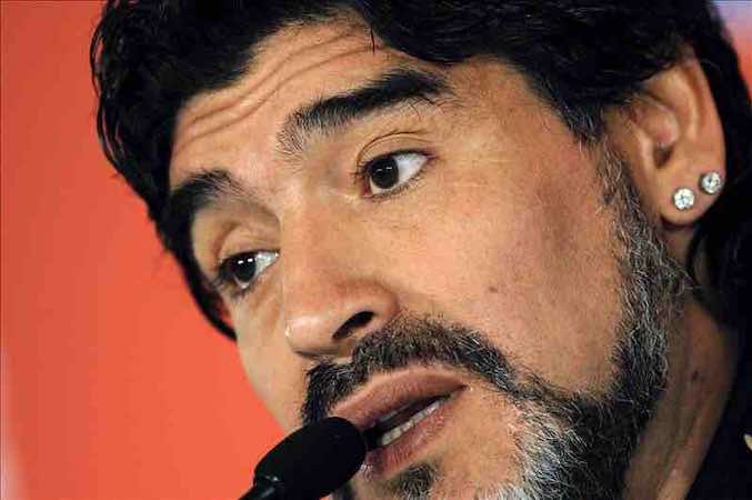 Diego Armando Maradona denuncia que no lo dejaron entrar al Maracaná para ver a Argentina. EFE