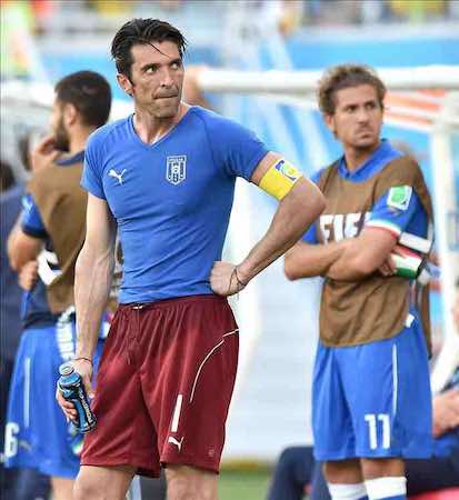 "Es un día muy triste para toda Italia", afirma Buffon. EFE