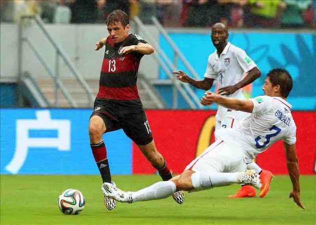Alemania y EE.UU. a octavos, Portugal, pese a ganar con gol de CR7, fuera. EFE