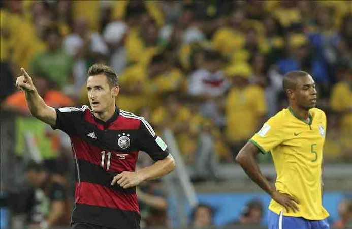 Klose se convierte en el máximo goleador de la historia de los Mundiales. EFE