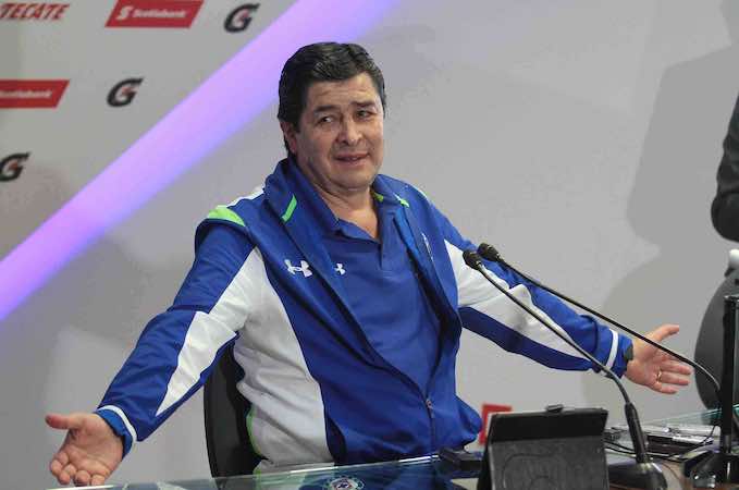 Luis Fernando Tena, director técnico del Cruz Azul