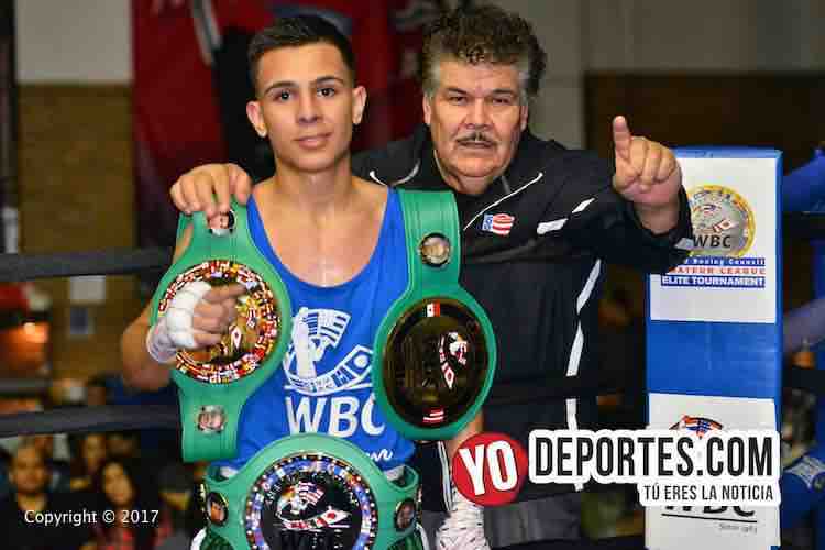 Ezequiel Huaracha es triple campeón WBC