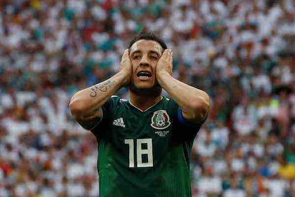 El centrocampista de México Andrés Guardado lamentó la falta de fe de mucha gente en su selección